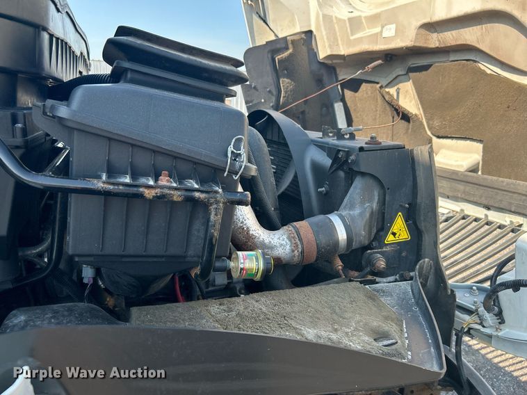 image for item KW9223 2012 International 4300  box truck