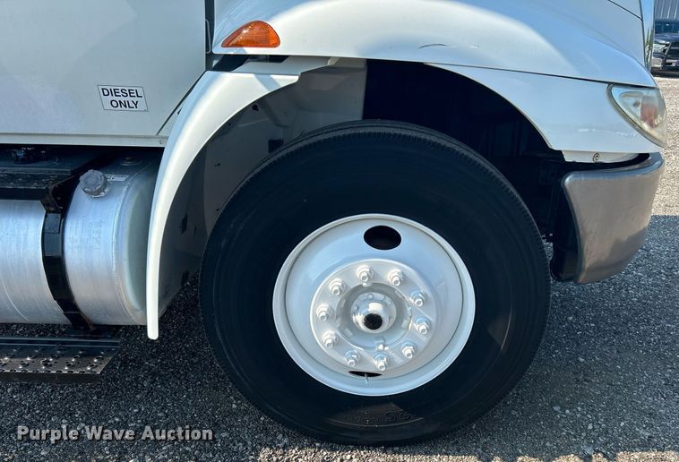 image for item KW9223 2012 International 4300  box truck