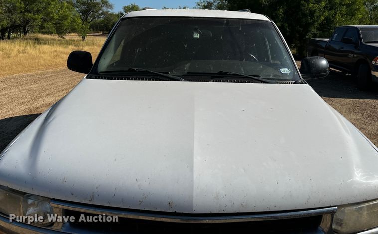 image for item LF9323 2003 Chevrolet Tahoe  SUV