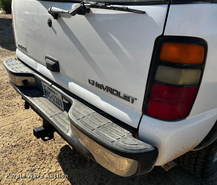 image for item LF9323 2003 Chevrolet Tahoe  SUV