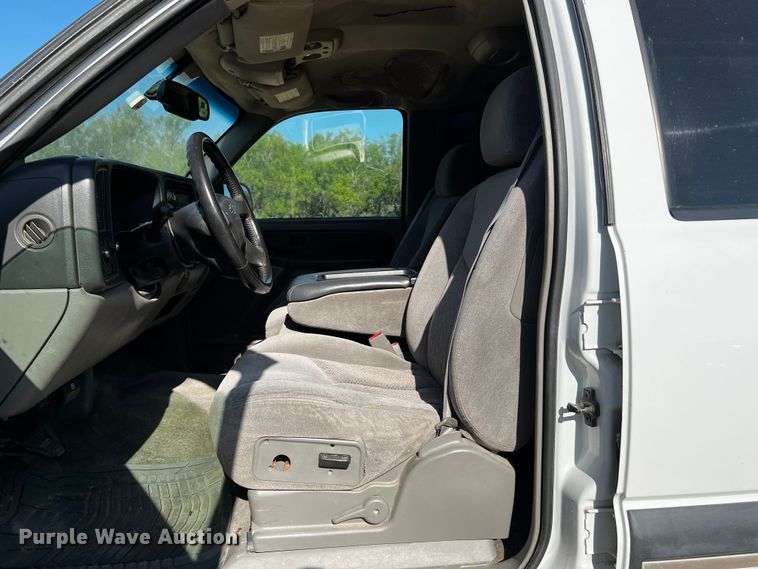 image for item LF9323 2003 Chevrolet Tahoe  SUV