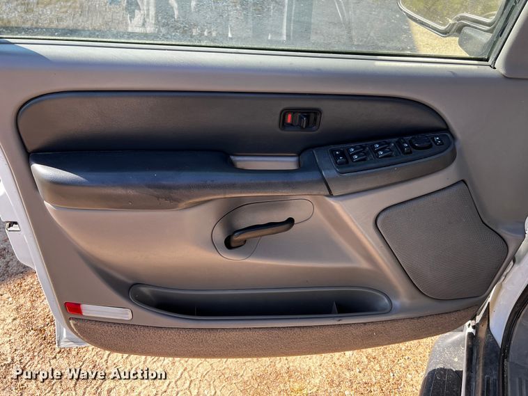 image for item LF9323 2003 Chevrolet Tahoe  SUV