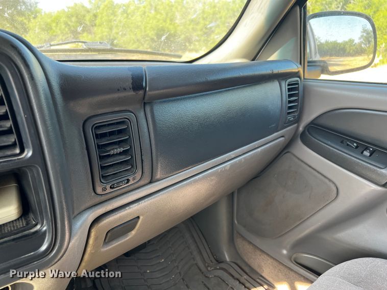 image for item LF9323 2003 Chevrolet Tahoe  SUV