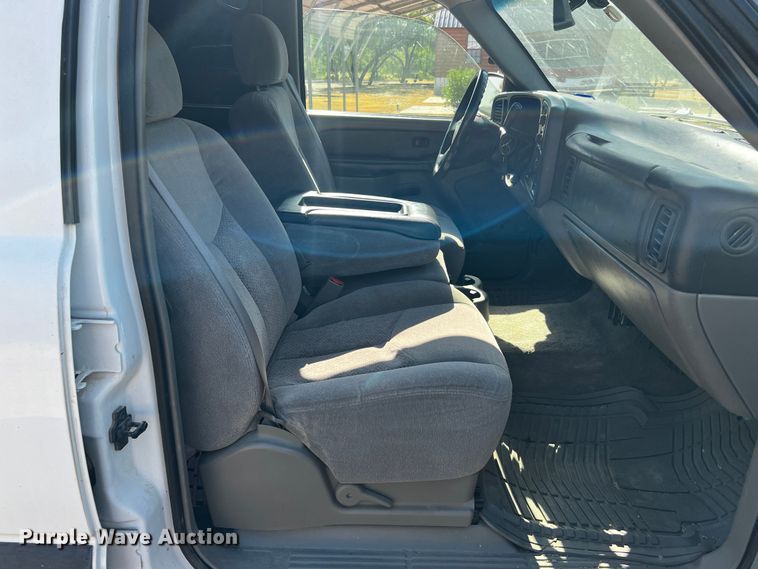 image for item LF9323 2003 Chevrolet Tahoe  SUV