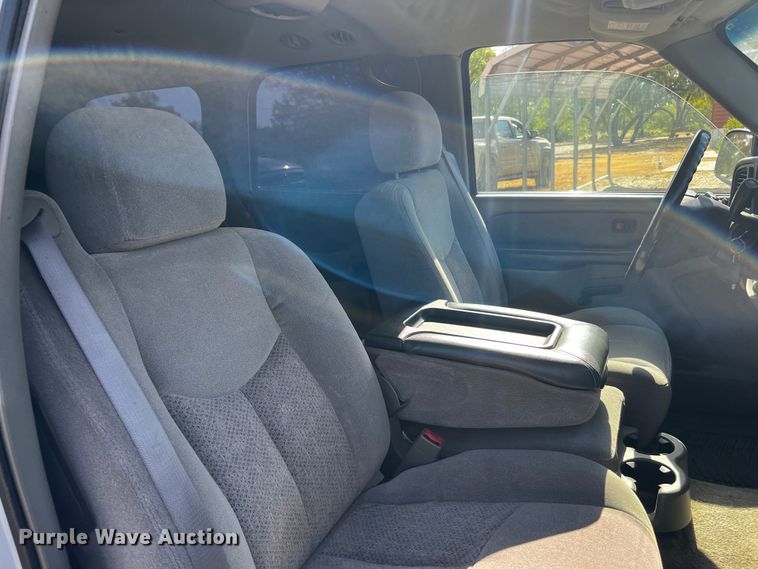 image for item LF9323 2003 Chevrolet Tahoe  SUV