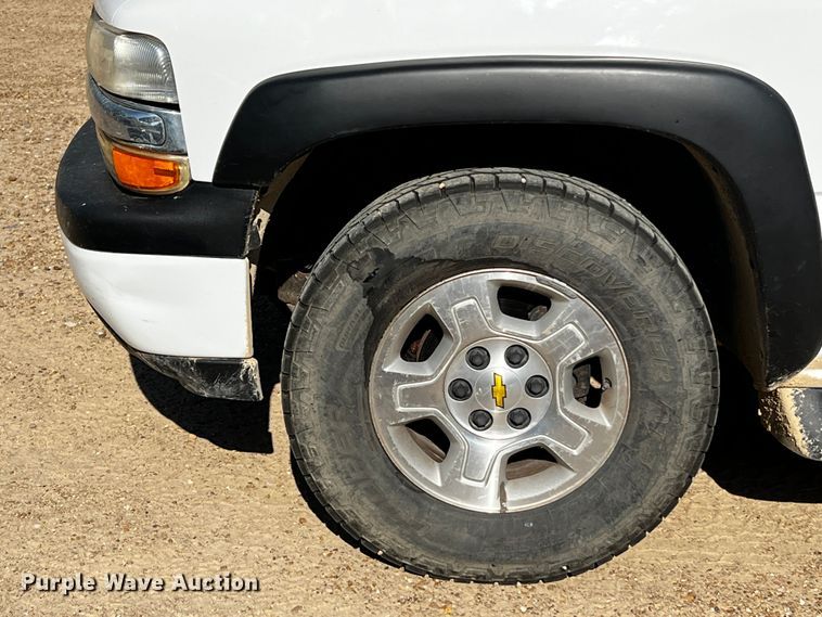 image for item LF9323 2003 Chevrolet Tahoe  SUV