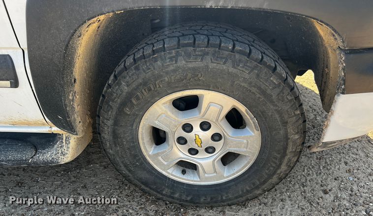 image for item LF9323 2003 Chevrolet Tahoe  SUV