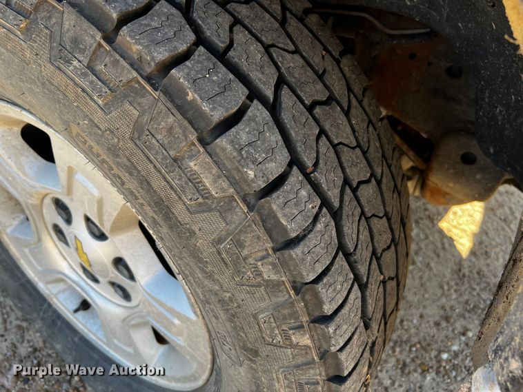 image for item LF9323 2003 Chevrolet Tahoe  SUV