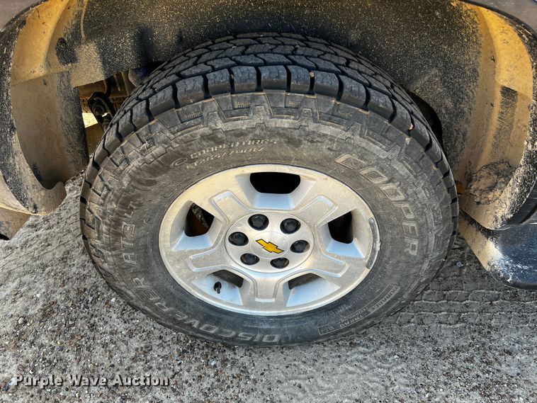 image for item LF9323 2003 Chevrolet Tahoe  SUV