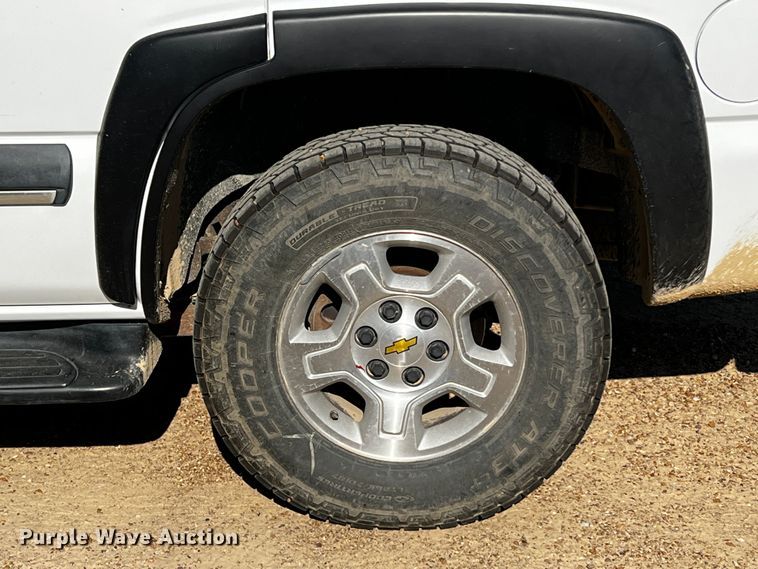 image for item LF9323 2003 Chevrolet Tahoe  SUV