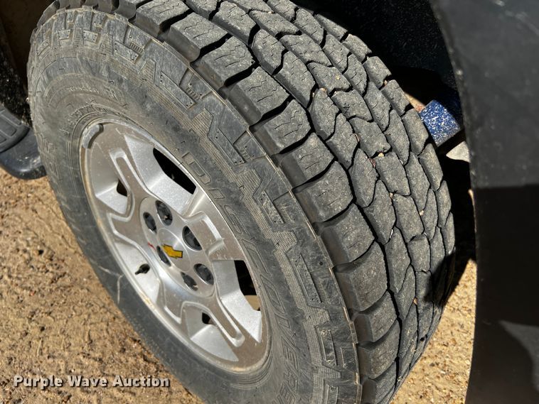 image for item LF9323 2003 Chevrolet Tahoe  SUV