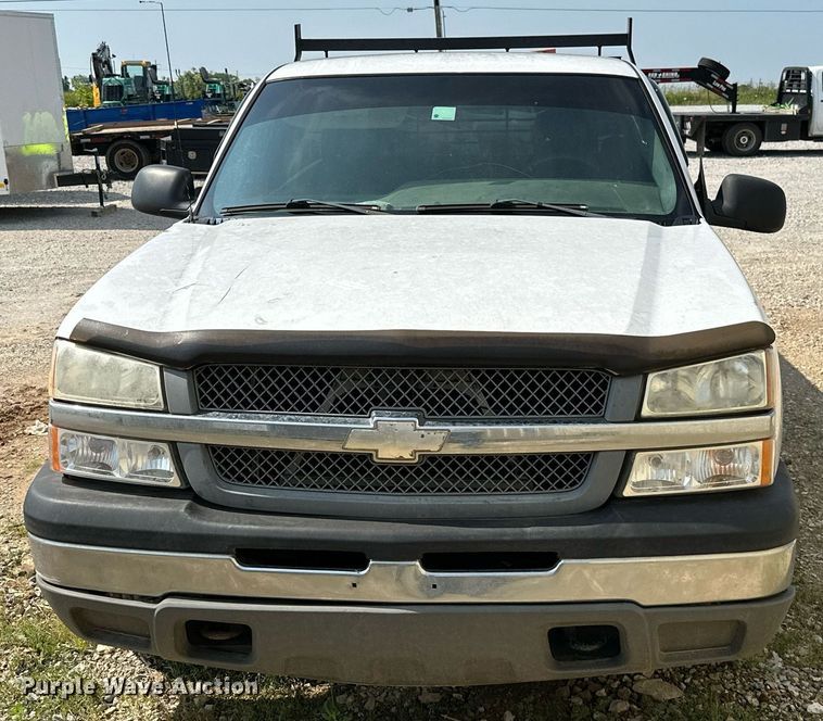 image for item LG9268 2005 Chevrolet Silverado 1500  pickup truck