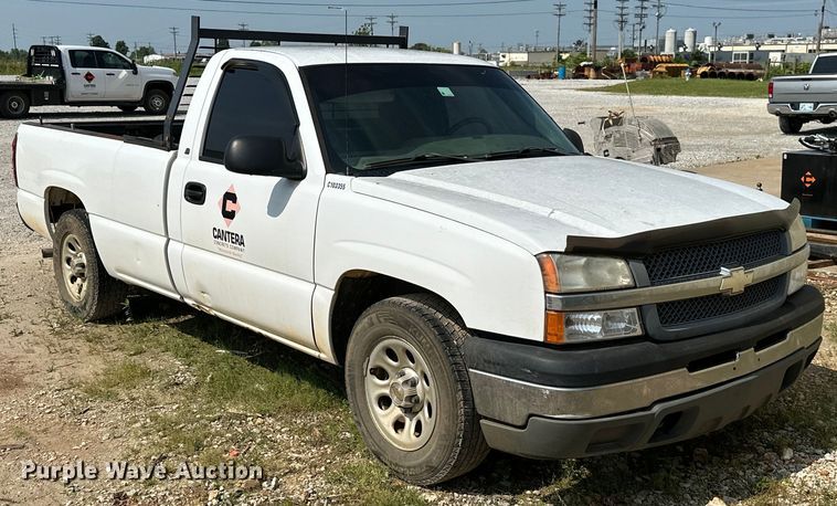 image for item LG9268 2005 Chevrolet Silverado 1500  pickup truck