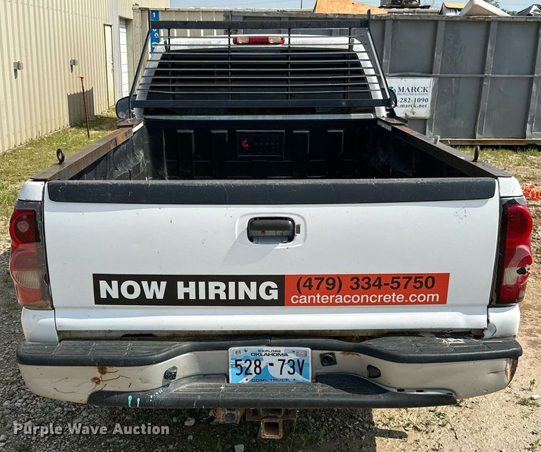 image for item LG9268 2005 Chevrolet Silverado 1500  pickup truck