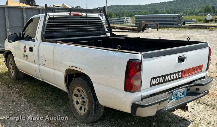 image for item LG9268 2005 Chevrolet Silverado 1500  pickup truck