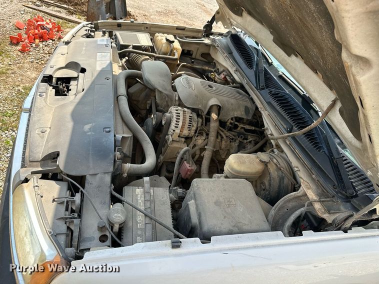 image for item LG9268 2005 Chevrolet Silverado 1500  pickup truck