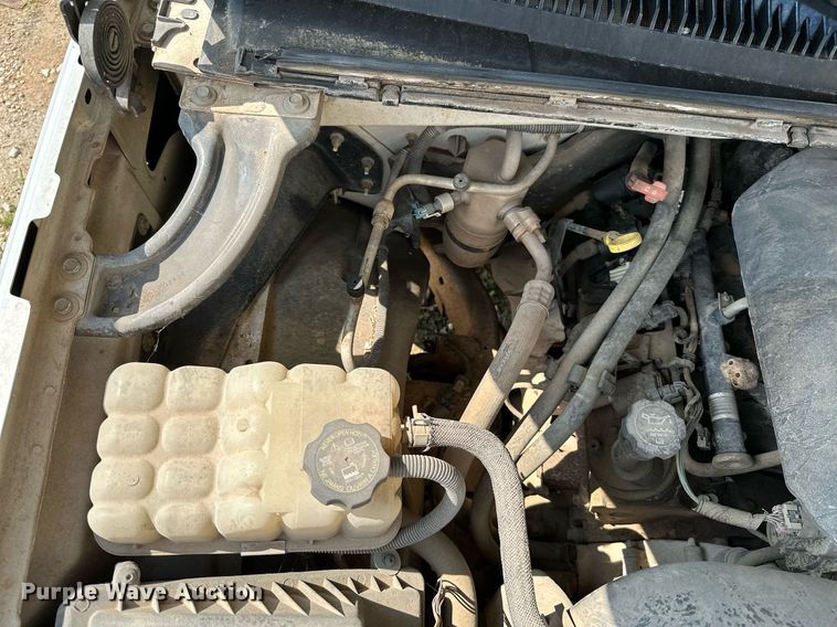 image for item LG9268 2005 Chevrolet Silverado 1500  pickup truck