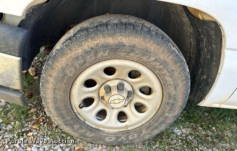 image for item LG9268 2005 Chevrolet Silverado 1500  pickup truck