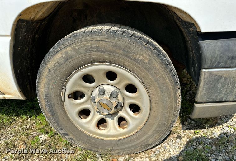 image for item LG9268 2005 Chevrolet Silverado 1500  pickup truck