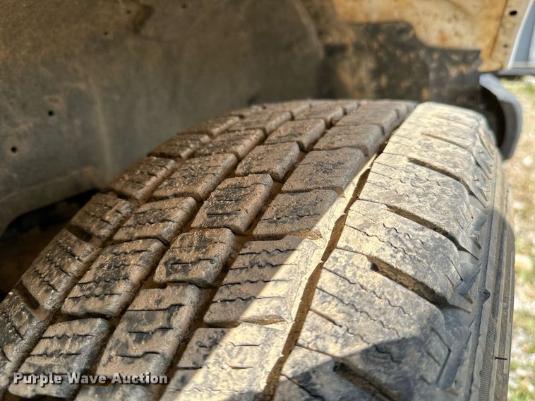 image for item LG9268 2005 Chevrolet Silverado 1500  pickup truck