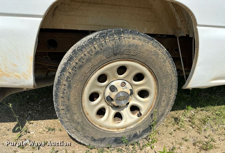 image for item LG9268 2005 Chevrolet Silverado 1500  pickup truck