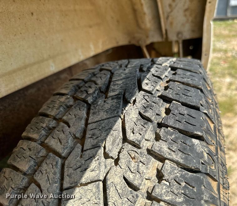 image for item LG9268 2005 Chevrolet Silverado 1500  pickup truck