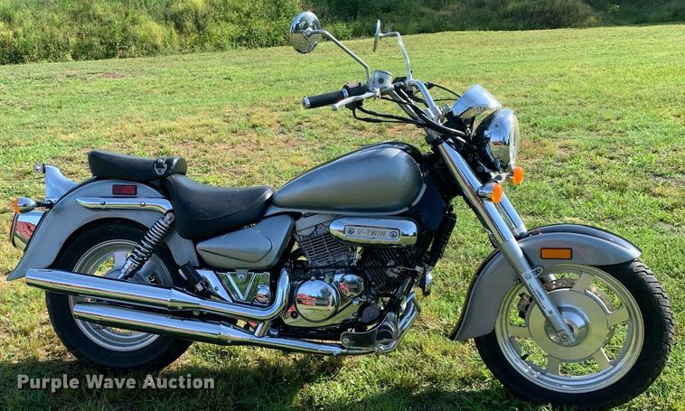 image for item LH9631 2009 Hyosung GV250  motorcycle