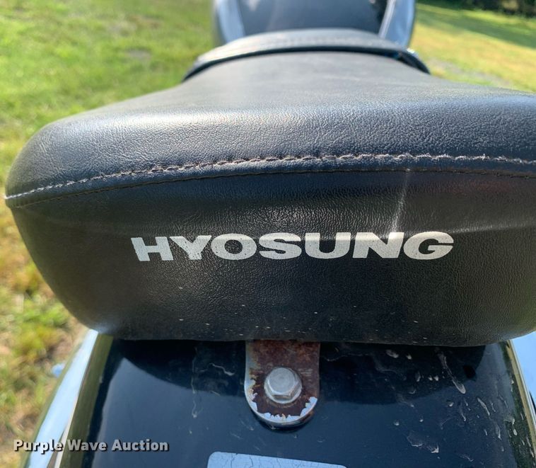 image for item LH9631 2009 Hyosung GV250  motorcycle