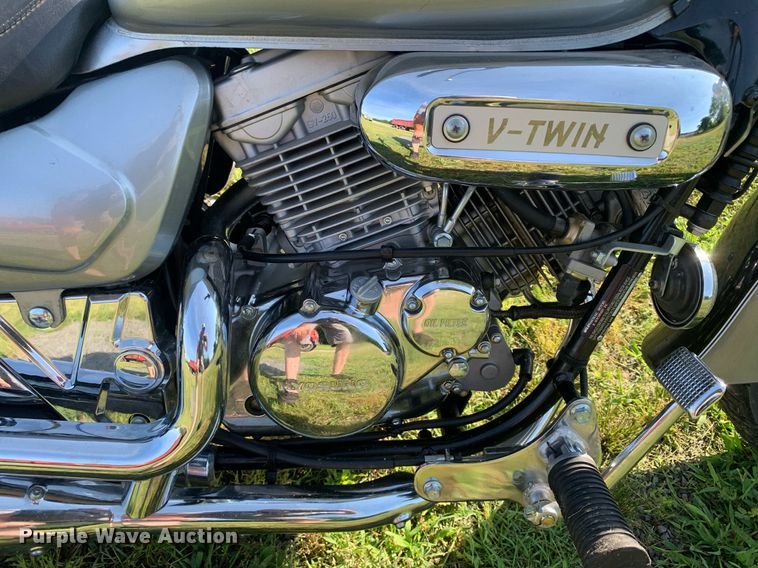 image for item LH9631 2009 Hyosung GV250  motorcycle