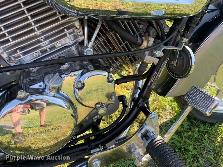 image for item LH9631 2009 Hyosung GV250  motorcycle