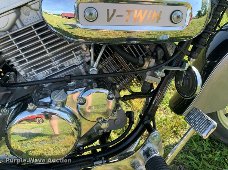 image for item LH9631 2009 Hyosung GV250  motorcycle