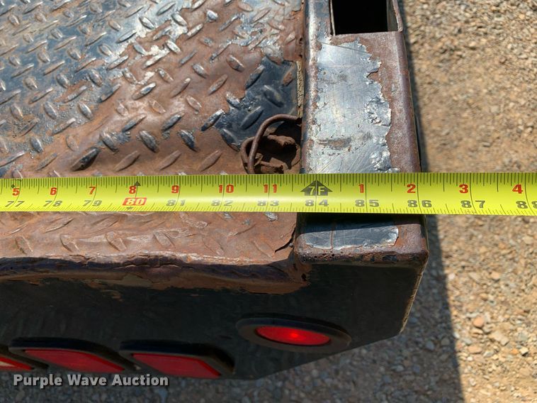 image for item LH9733 2006 Chevrolet Silverado 3500  Ext. Cab flatbed pickup truck