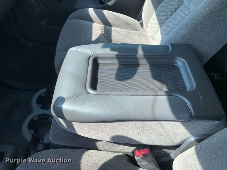 image for item LH9733 2006 Chevrolet Silverado 3500  Ext. Cab flatbed pickup truck