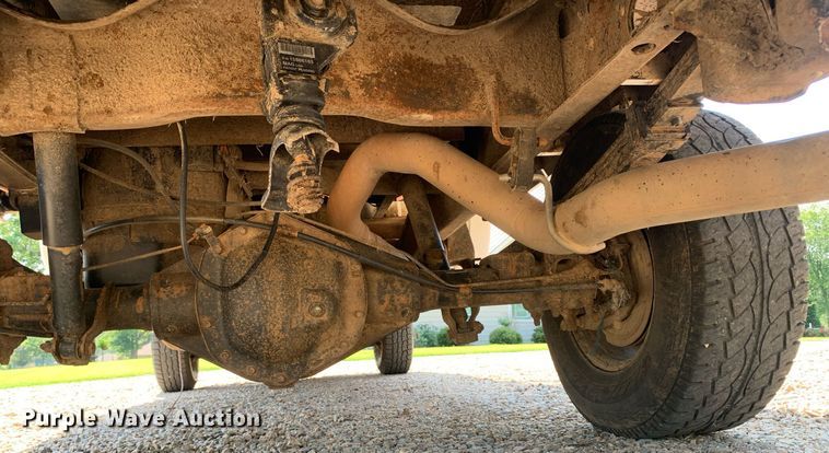 image for item LH9733 2006 Chevrolet Silverado 3500  Ext. Cab flatbed pickup truck