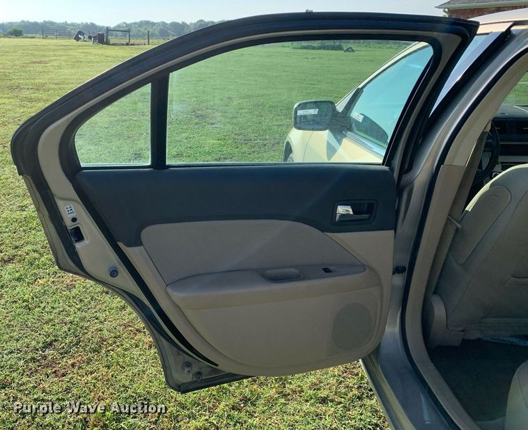 image for item LH9734 2010  Ford Fusion