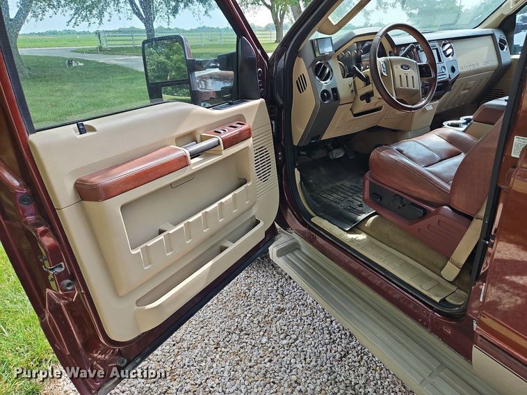 image for item LL9265 2008 Ford F350 Super Duty King Ranch  Crew Cab pickup truck