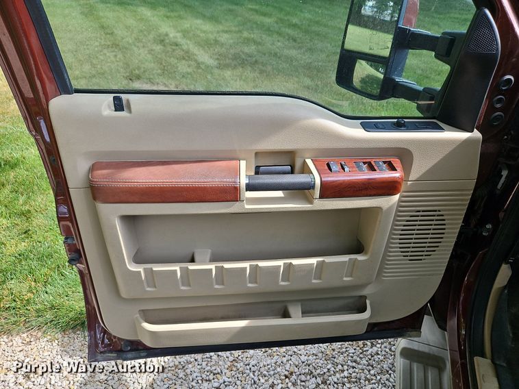 image for item LL9265 2008 Ford F350 Super Duty King Ranch  Crew Cab pickup truck