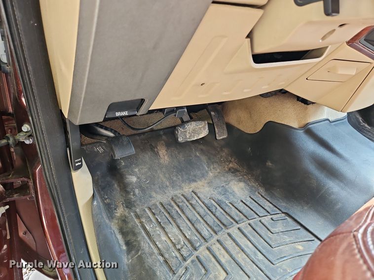 image for item LL9265 2008 Ford F350 Super Duty King Ranch  Crew Cab pickup truck