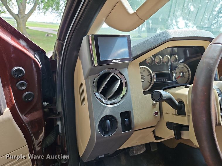 image for item LL9265 2008 Ford F350 Super Duty King Ranch  Crew Cab pickup truck