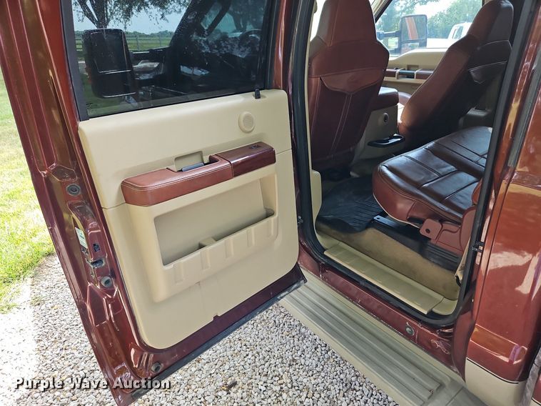 image for item LL9265 2008 Ford F350 Super Duty King Ranch  Crew Cab pickup truck