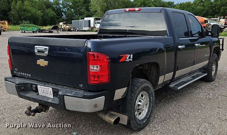 image for item LM9051 2008  Chevrolet Silverado 2500HD  Crew Cab pickup truck