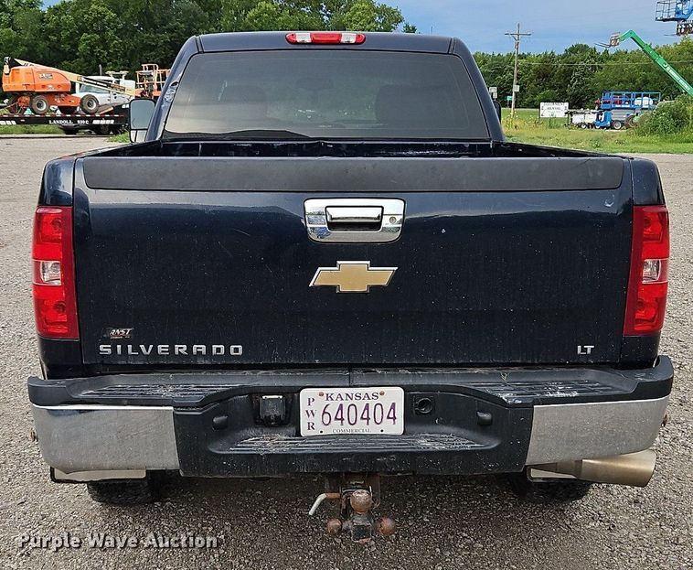 image for item LM9051 2008  Chevrolet Silverado 2500HD  Crew Cab pickup truck