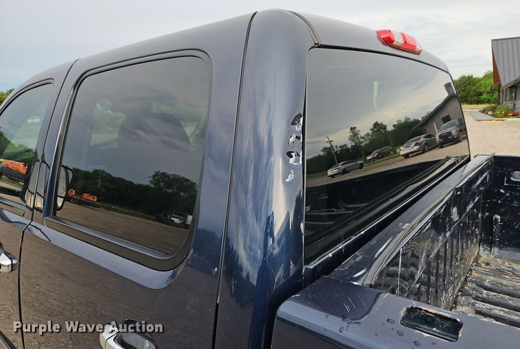 image for item LM9051 2008  Chevrolet Silverado 2500HD  Crew Cab pickup truck