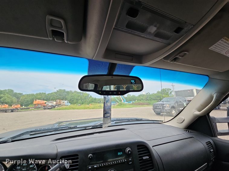 image for item LM9051 2008  Chevrolet Silverado 2500HD  Crew Cab pickup truck