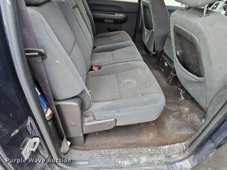 image for item LM9051 2008  Chevrolet Silverado 2500HD  Crew Cab pickup truck