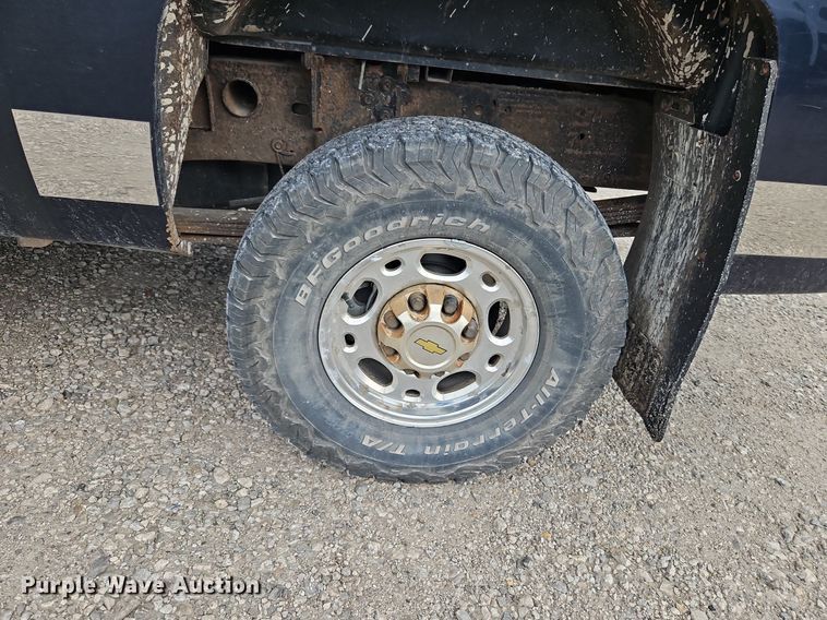 image for item LM9051 2008  Chevrolet Silverado 2500HD  Crew Cab pickup truck