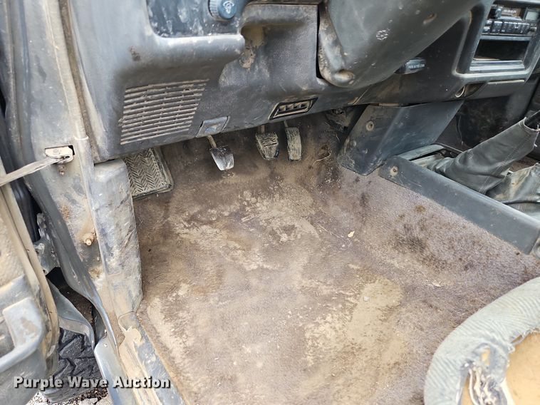 image for item LM9059 1990 Toyota  pickup truck