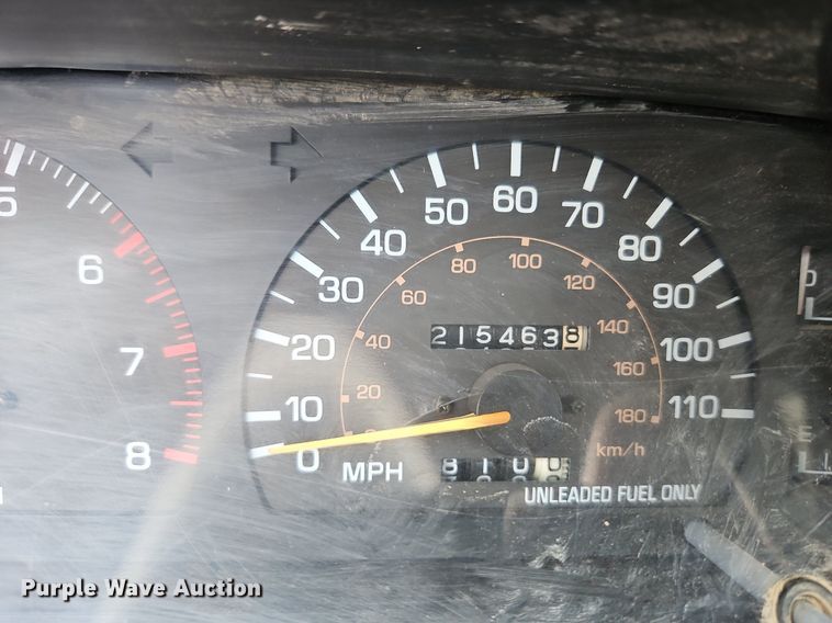 image for item LM9059 1990 Toyota  pickup truck