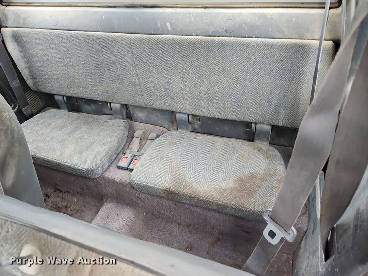 image for item LM9059 1990 Toyota  pickup truck