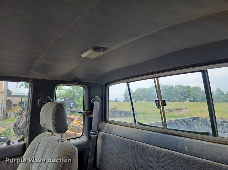 image for item LM9059 1990 Toyota  pickup truck